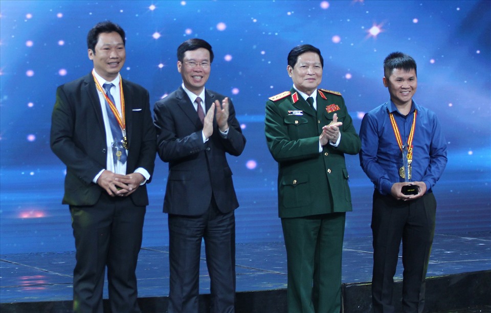 21个优秀作品荣获“ 为边疆一带而自豪”艺术摄影创作比赛奖项