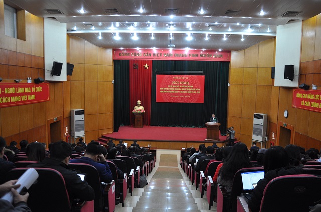 卫生部举行关于学习和贯彻落实该部党代会决议的会议