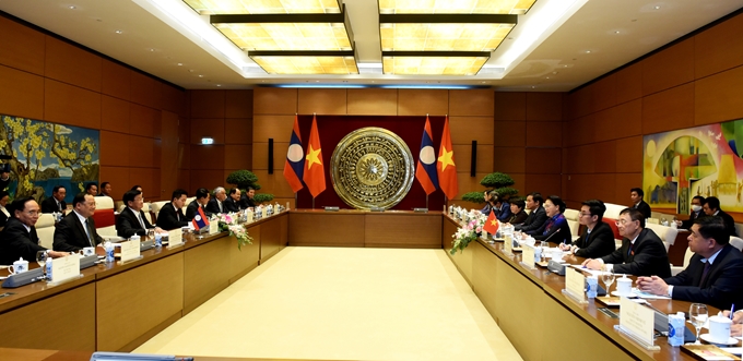 进一步增强越南和老挝国会之间的协力配合