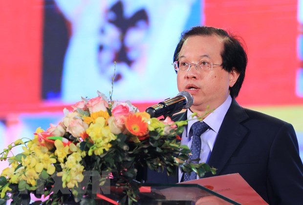 阮春福总理颁发政府行政改革指导委员会委员更换决定