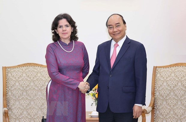 越南政府总理阮春福会见古巴驻越大使