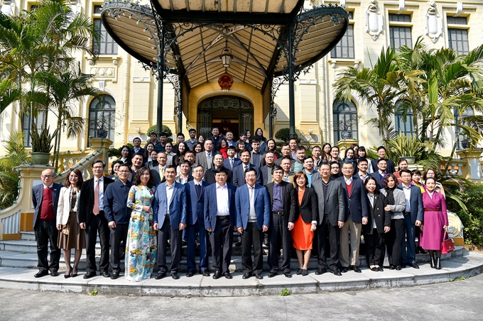 越南政府副总理兼外交部长范平明举行年度新闻媒体见面会