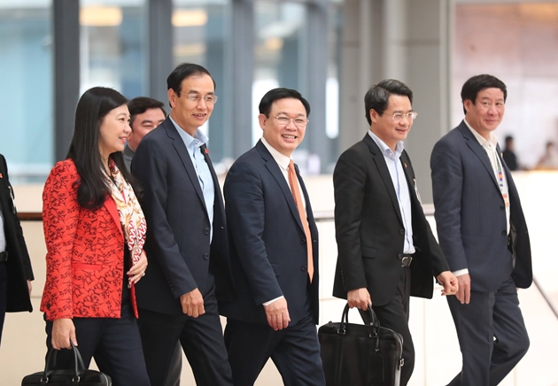 越共十三大：30日讨论相关人事工作