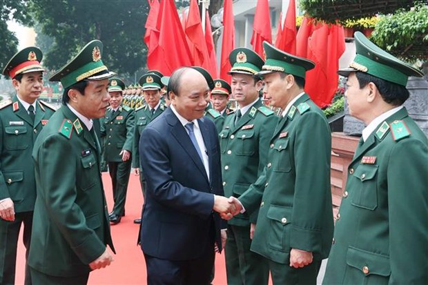 政府总理阮春福与边防部队司令部座谈
