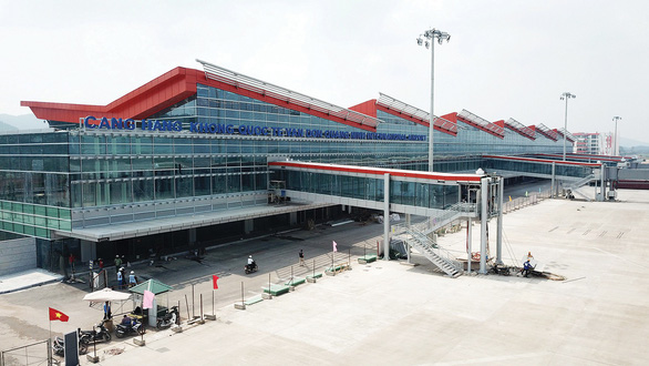 考虑暂时关闭广宁省云屯国际机场以遏制新冠肺炎疫情传播风险