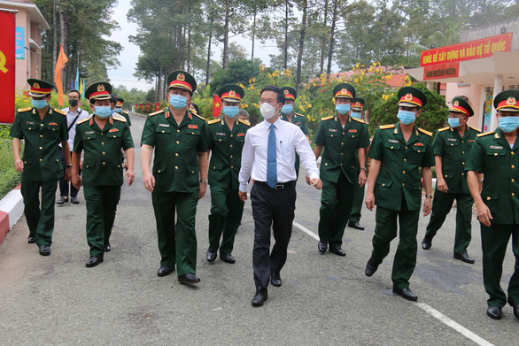 党中央书记处常务书记武文赏走访慰问第九师干部和战士