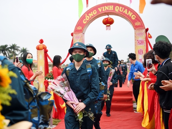 河内市举行2021年度新兵交接仪式