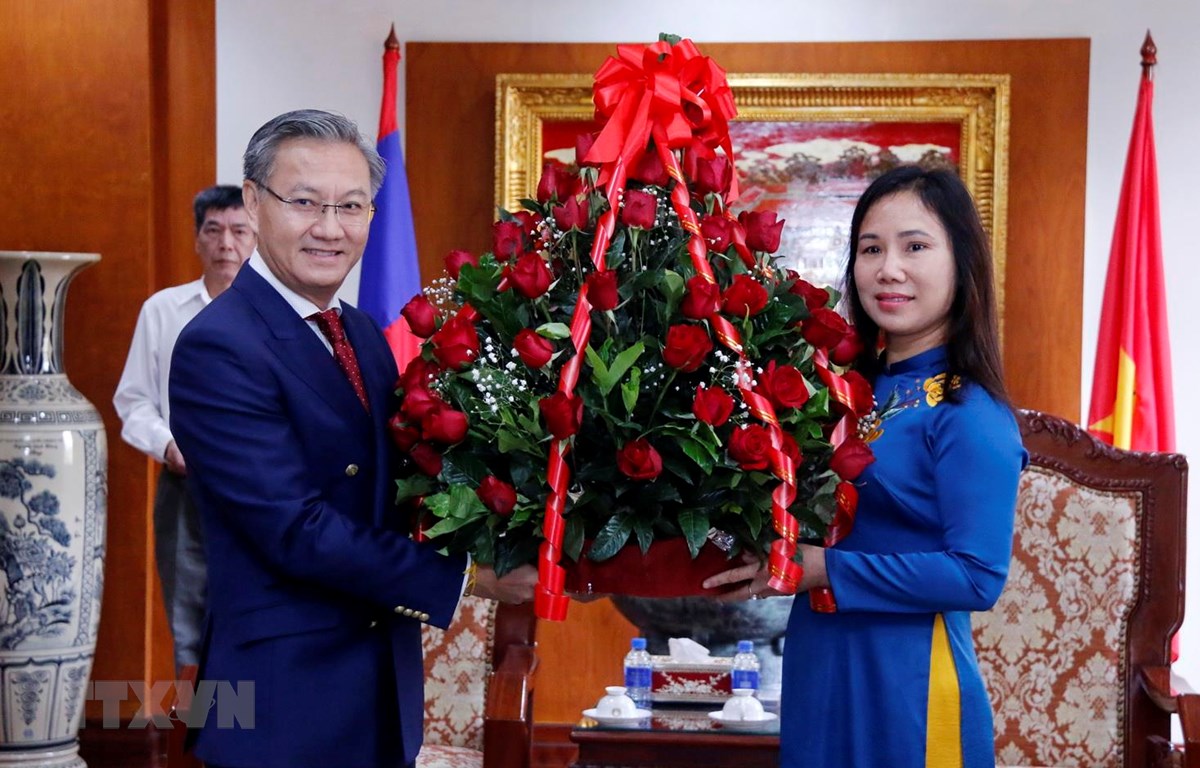 老挝人民革命党中央委员会和柬埔寨人民党中央委员会致电祝贺越南共产党建党91周年