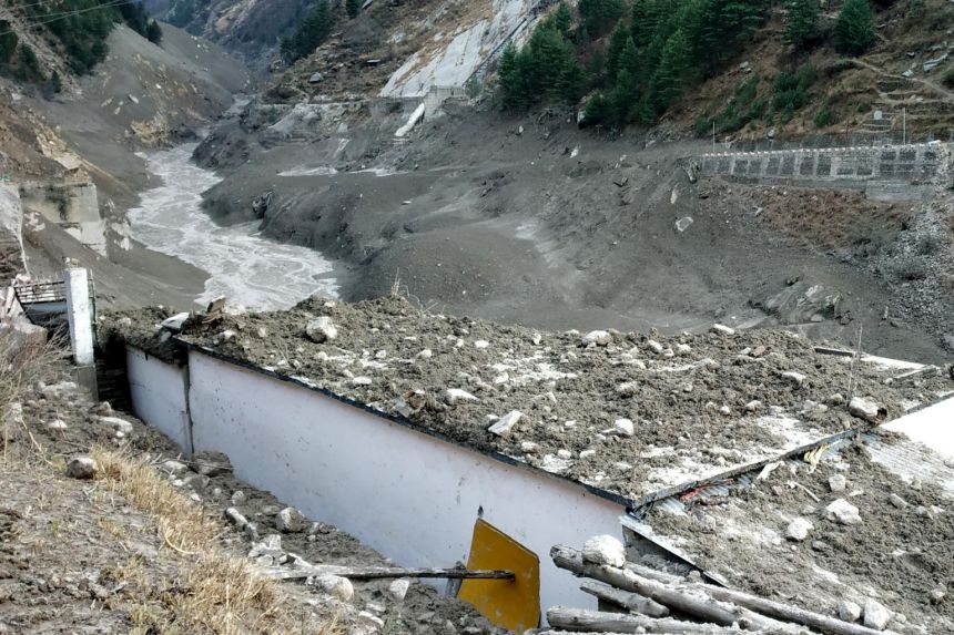 印度北部冰川断裂死亡人数升至26人