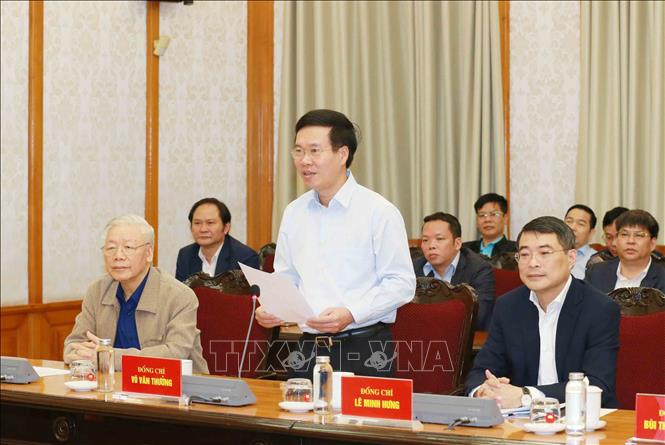 越共中央办公厅推荐提名5名第十五届国会代表候选人