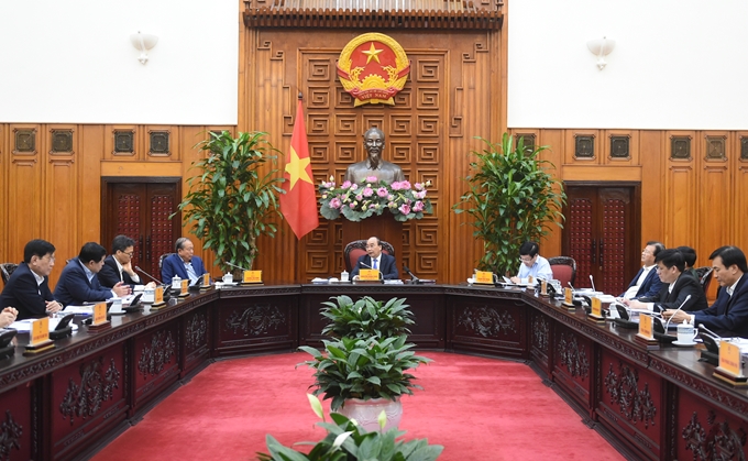 阮春福总理：投资资金中期分配要侧重投入重点基建工程