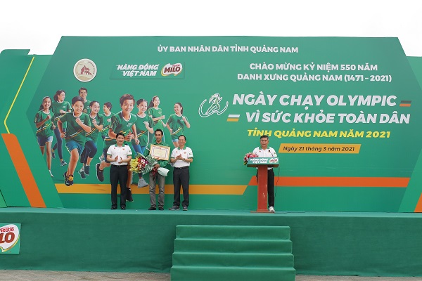 2021年全民健康奥林匹克跑步日活动启动仪式在后江省举行