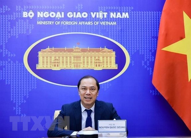 越南外交部副部长阮国勇与德国联邦外交部国务部长举行会谈