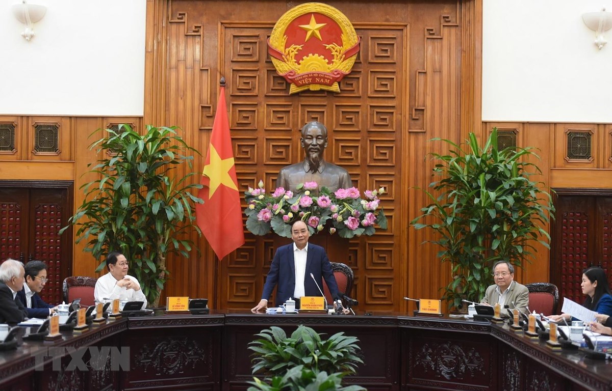 越南政府总理阮春福主持政府历史书籍编撰会议