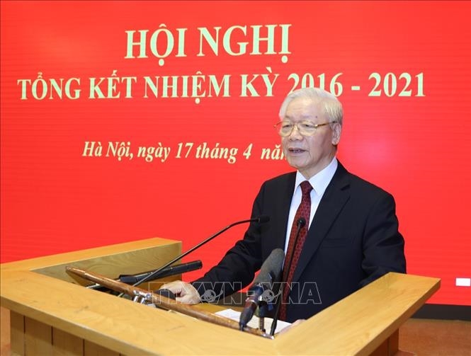 越共中央总书记阮富仲出席中央理论委员会总结会议