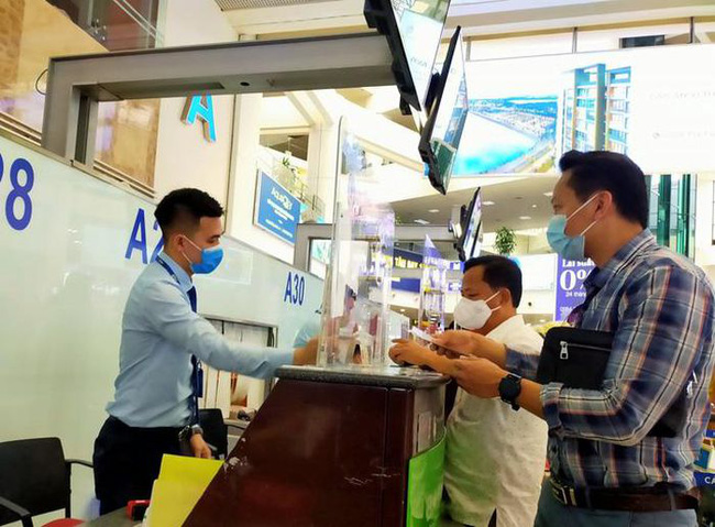 全国各航空港和机场一律采取一级安全检查措施