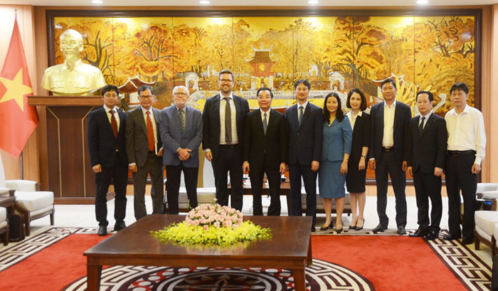 河内市欢迎北欧企业前来投资营商