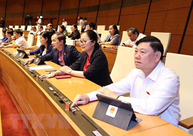 越南第十四届国会第十一次会议：提请国会批准任命两位政府副总理和12位部长