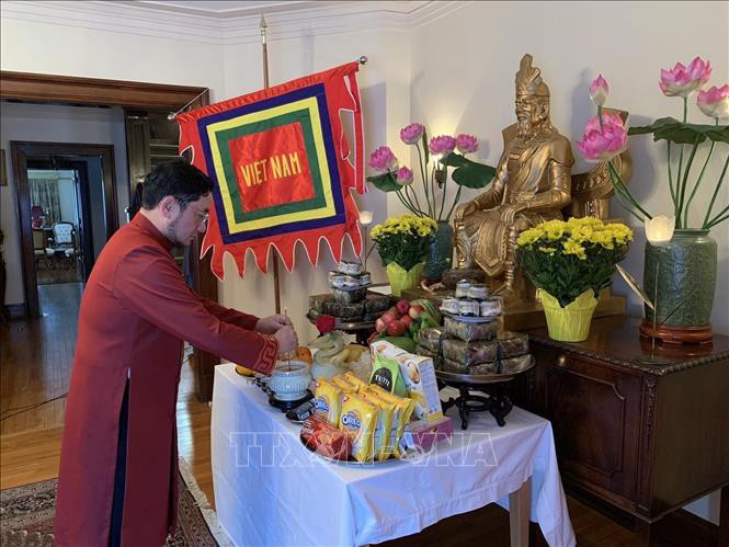 越南驻加拿大大使馆以线上形式举行雄王祭祖仪式