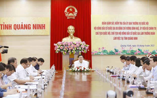 越南国会主席王廷惠前往广宁省视察人民议会换届选举筹备工作
