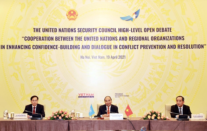 越南国家主席阮春福强调在国际关系中的互信和对话的重要性