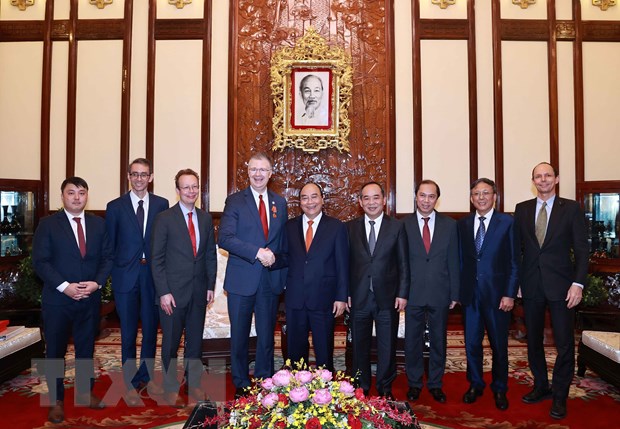 越南国家主席阮春福会见美国驻越大使丹尼尔•克里滕布林克