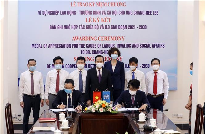 越南与ILO签署2021-2030年促进国际劳工标准在越实施的合作备忘录