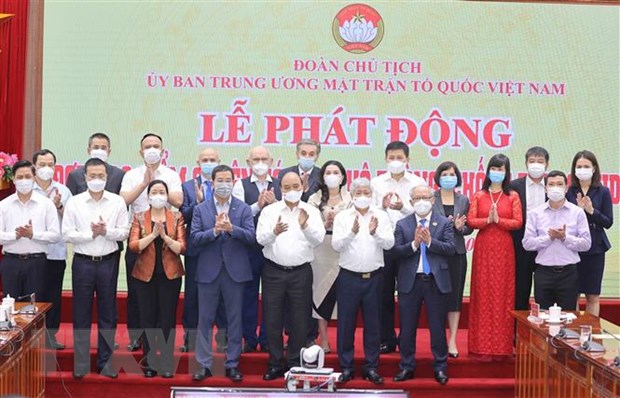 凝聚全民力量抗击疫情