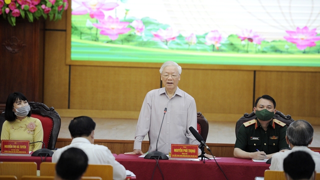 越共中央总书记阮富仲会见河内选民