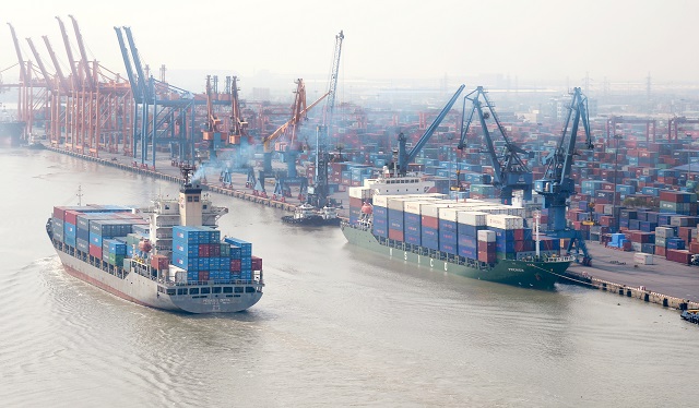 图表新闻：2021年4月越南贸易顺差额达12 9亿美元