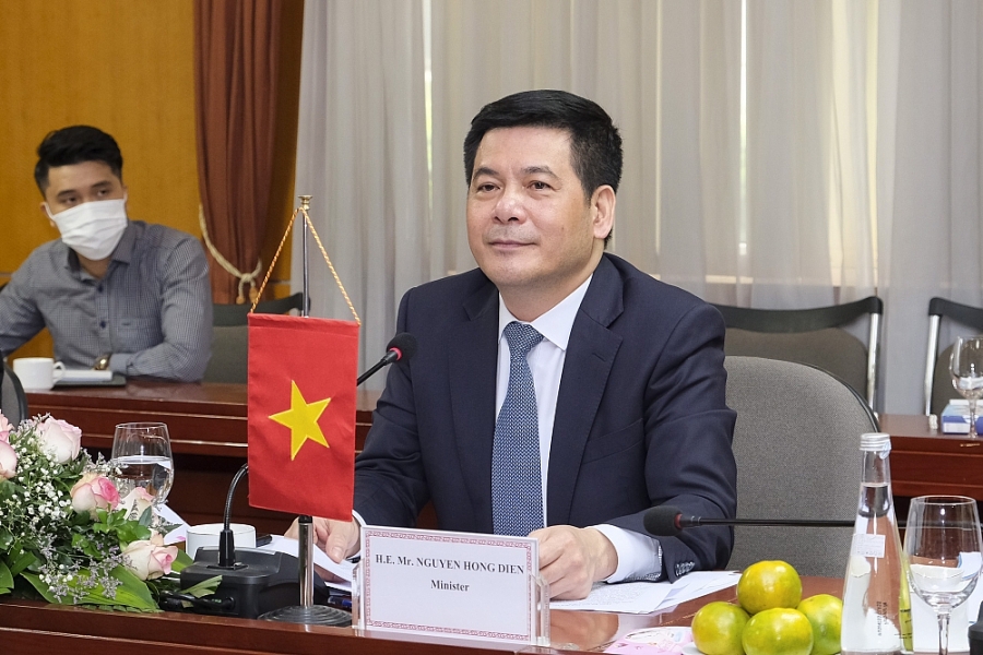 越南和柬埔寨促进工业贸易关系