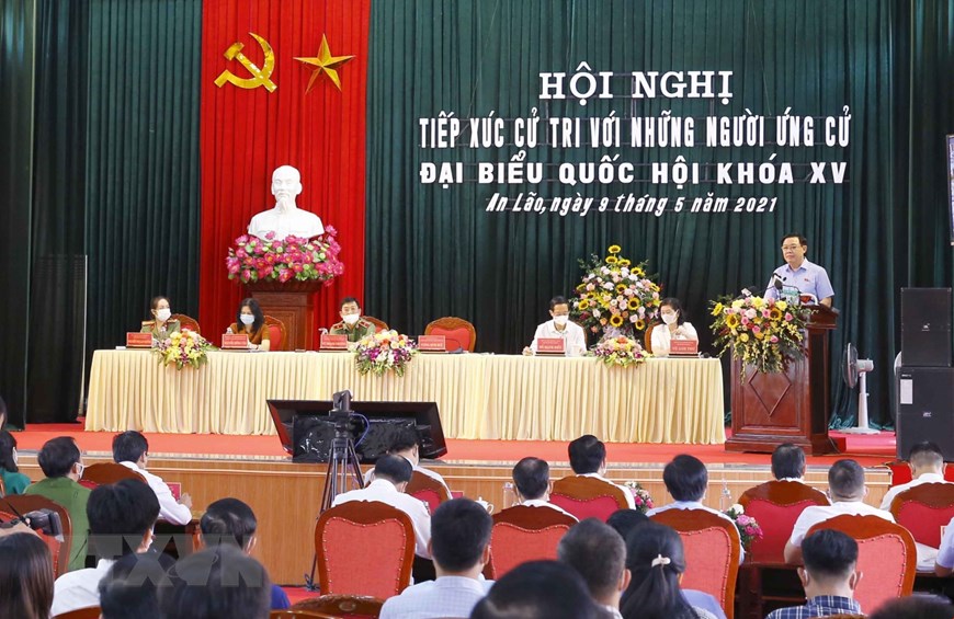 国会主席王廷惠会见海防市选民