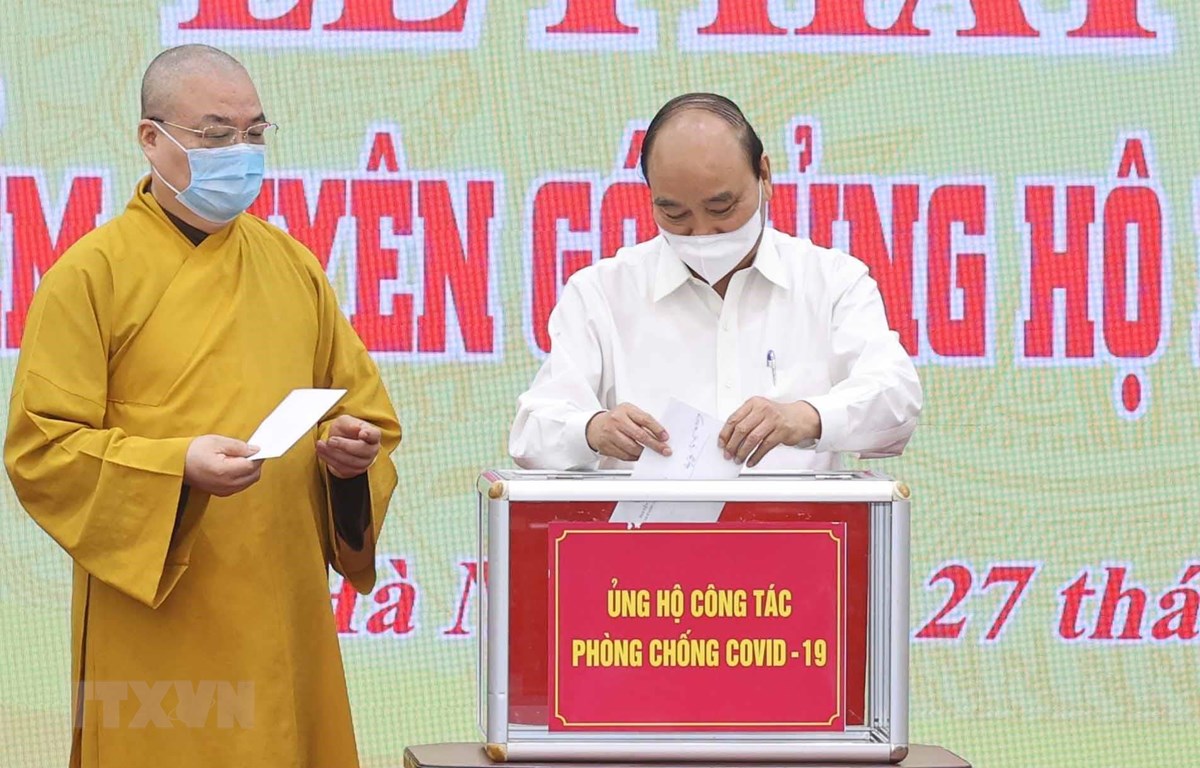 国家主席阮春福出席防控新冠肺炎疫情爱心捐款活动启动仪式