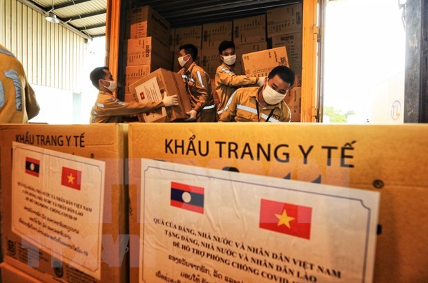 《万象时报》深度报道越南在抗疫斗争中对老挝提供的宝贵援助