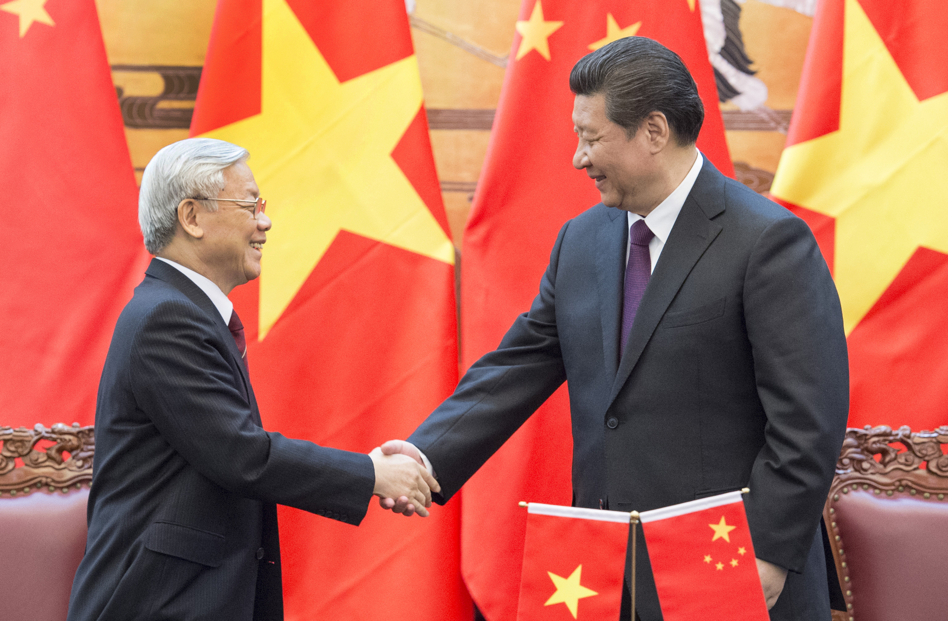越中友谊是两国人民的宝贵财富