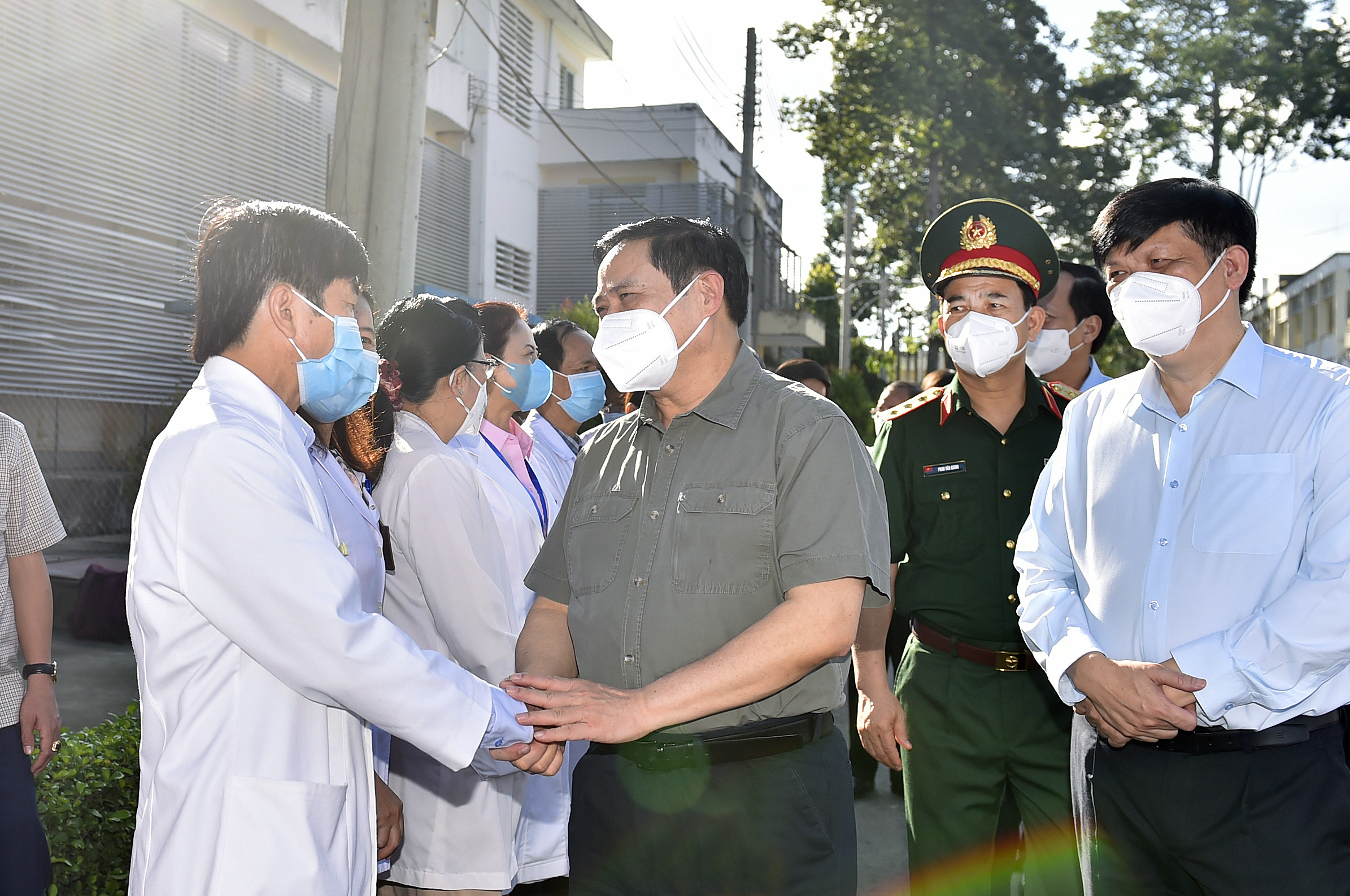 范明正总理：平阳省要做到疫情防控工作和经济社会发展两不误