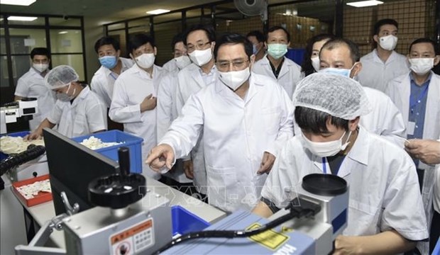 政府总理：决心2022年6月前国产新冠疫苗正式亮相