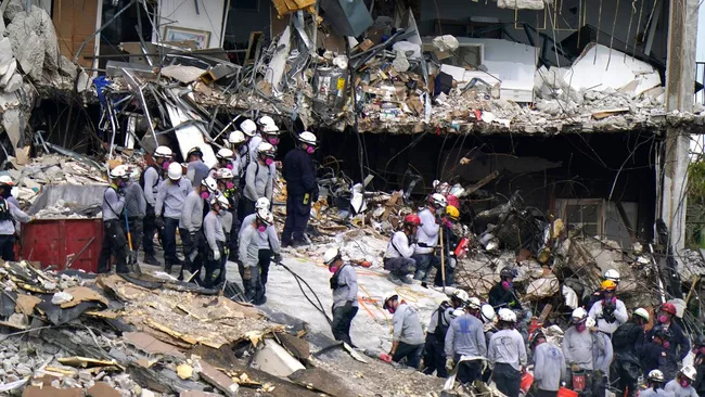美国佛罗里达州住宅楼坍塌事故死亡人数升至11人