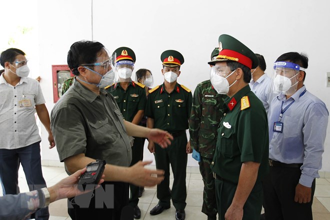 政府总理范明正赴胡志明市视察防疫工作