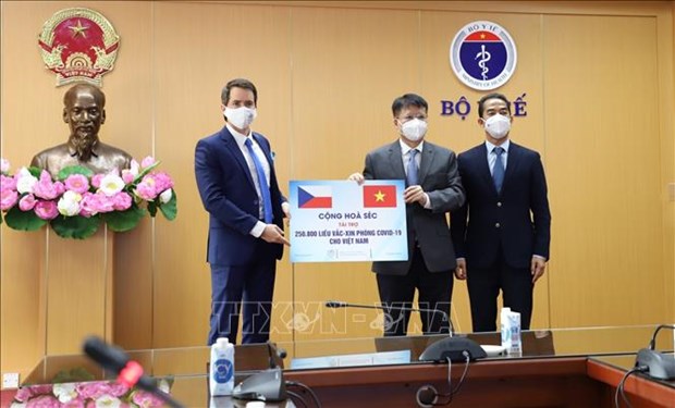 捷克向越南捐赠逾25万剂新冠疫苗
