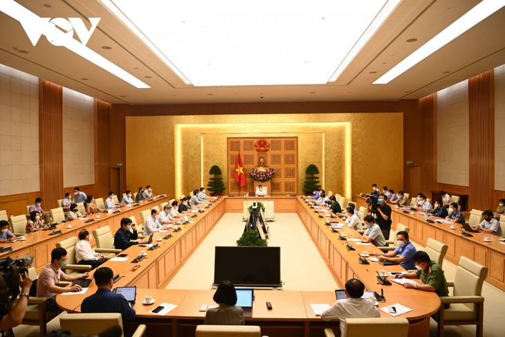 各地要尽快设立热线电话和居民区社区医疗队