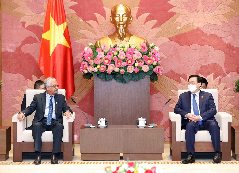 联合国驻越协调员期满离任向越南国会主席王廷惠辞行