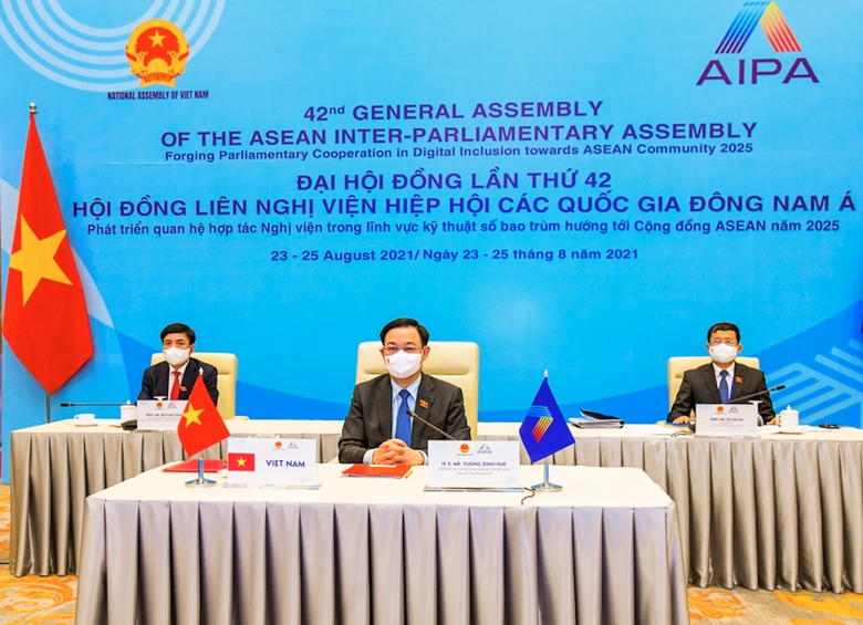 越南国会主席王廷惠出席第42届东盟议会联盟大会闭幕式