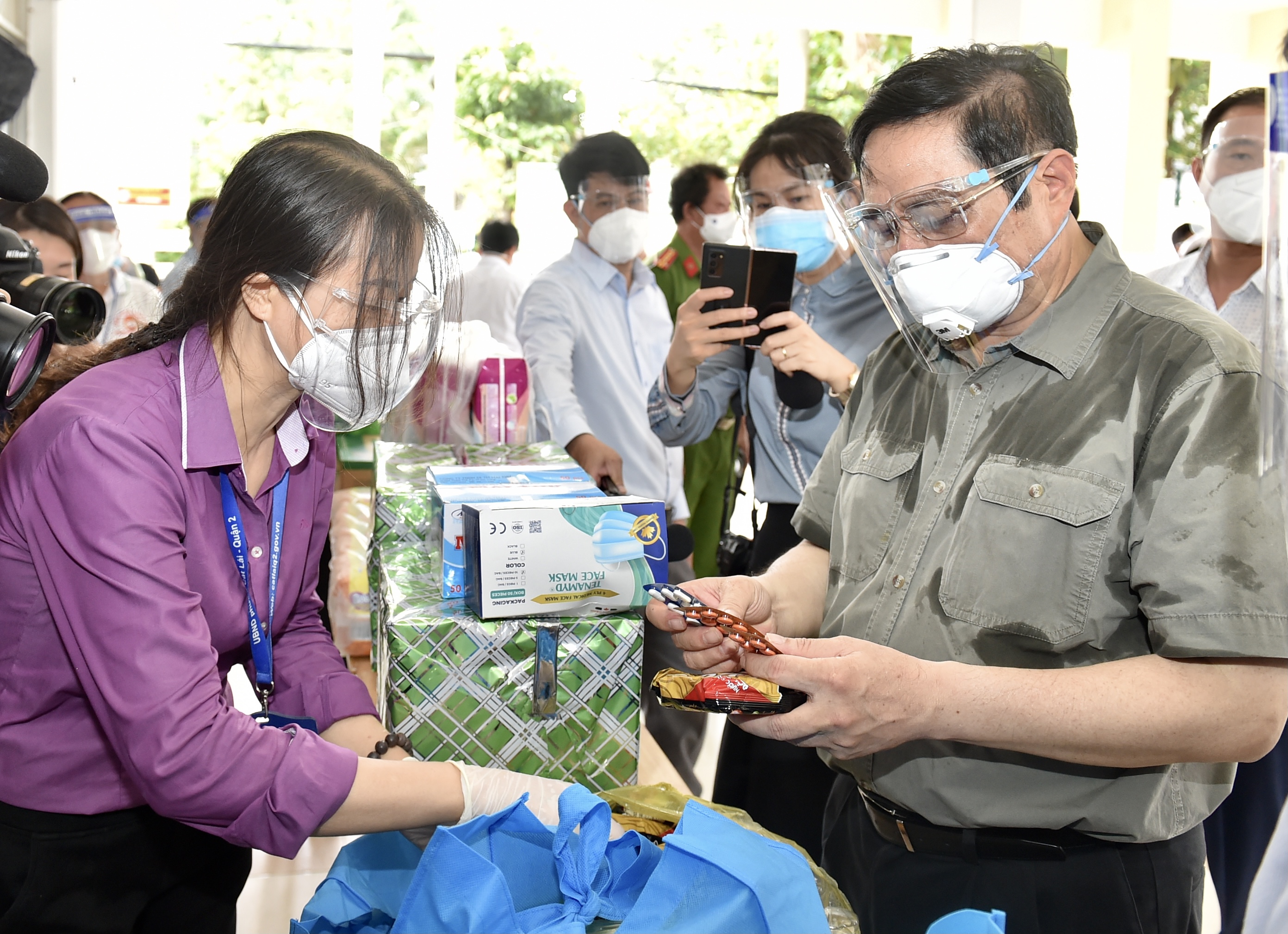 政府总理指导各省市公安机关和有关部门核查并收容无家可归者