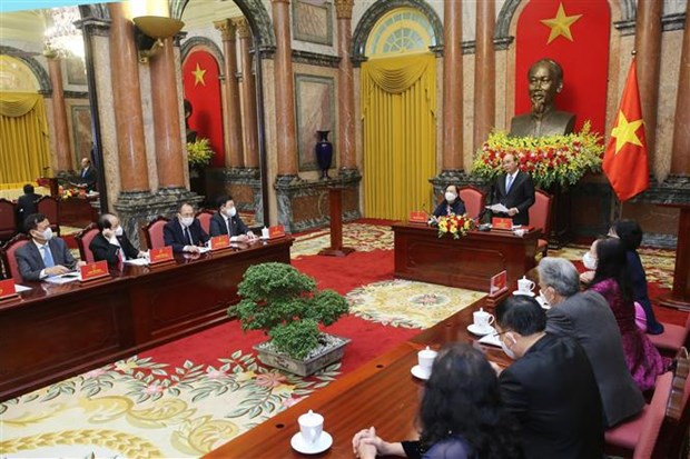 国家主席阮春福会见高龄老人代表
