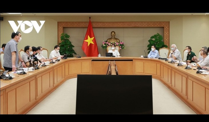 政府副总理武德儋主持召开有关新冠肺炎​疫苗试验的会议