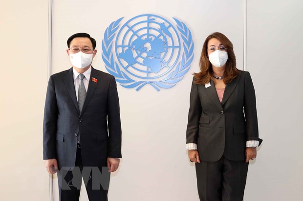 国会主席王廷惠会见联合国维也纳办事处总干事加达·瓦利