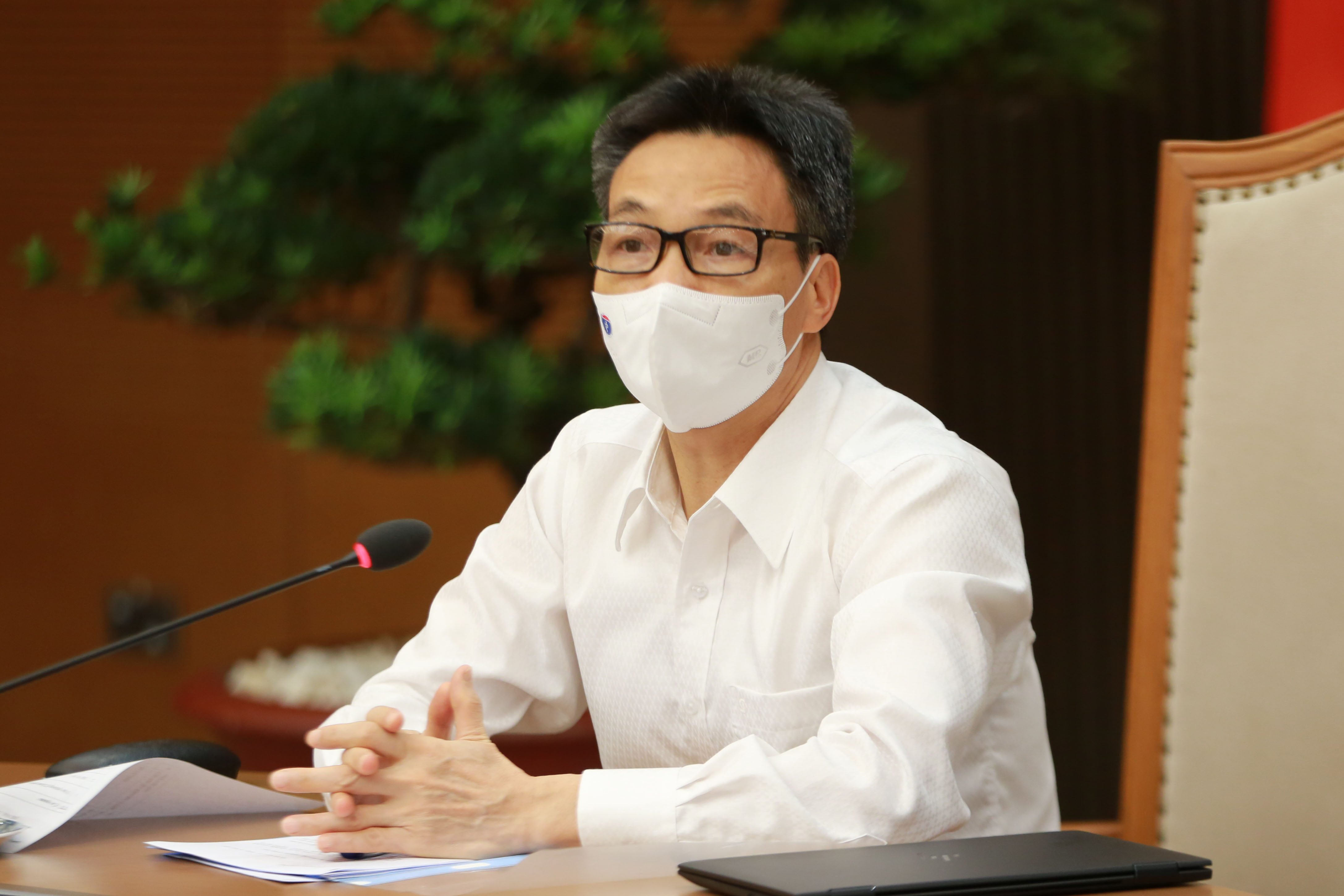 武德儋副总理主持防疫工作会议