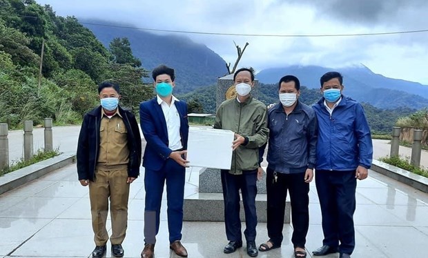 广平省协助老挝甘蒙省抗击新冠肺炎疫情
