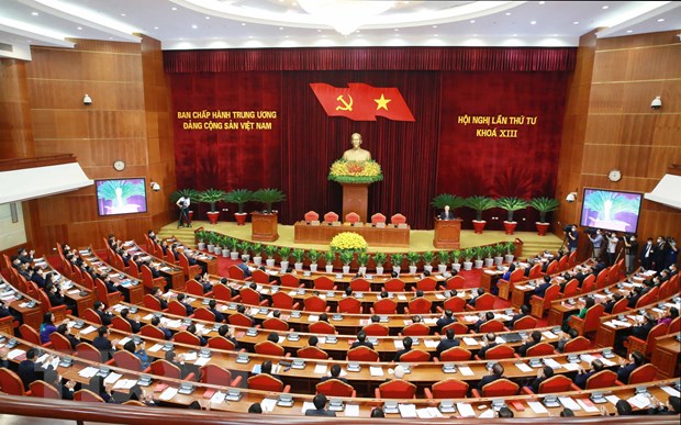 越共十三届四中全会闭幕